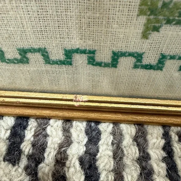 Vintage Framed Cross Stitch Sampler Friendship Poem Floral Roses Gold Frame 1977 - Picture 6 of 12